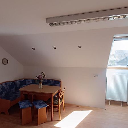 Apartment Vcelakov Bagian luar foto